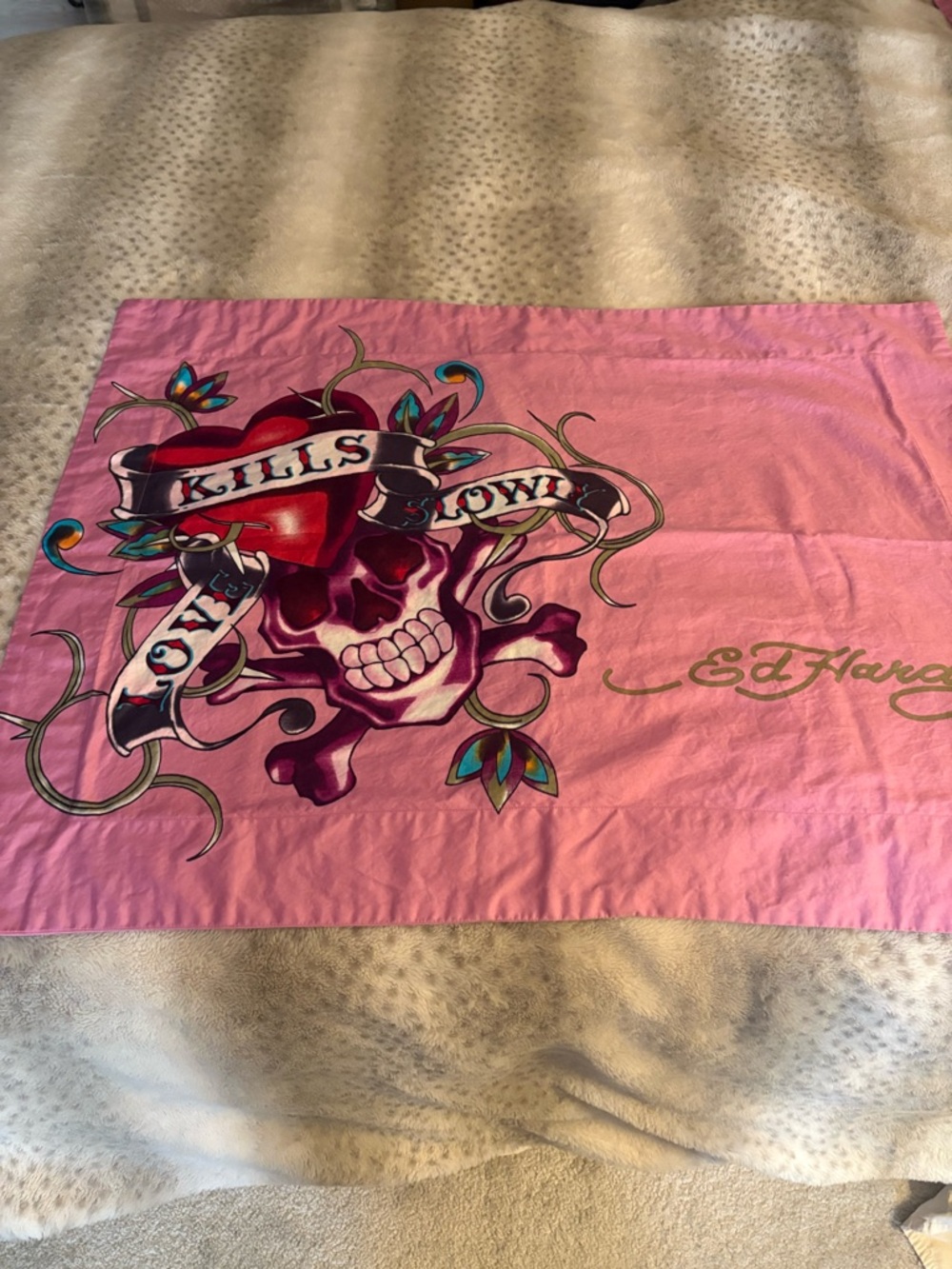 Ed Hardy Pink Skull & Heart “Love Kills Slowly” Full Size Graphic Duvet Set - Picture 6 of 7